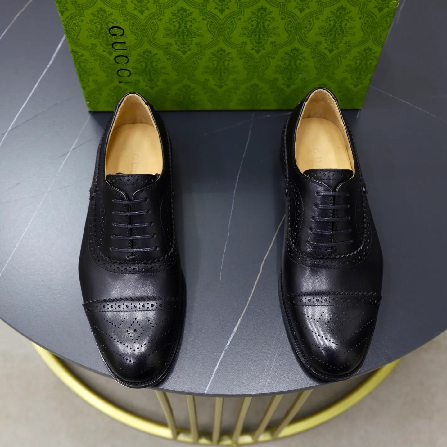 Men's shoes 💰660💰🙅‍♂️🙅‍♂️🙅‍♂️Niuli Brand: Gucci GuCCI Standard code: Men's code 39-44 (45 can be customized) Grade: Same style as the official website Original quality Material: Original cowhide surface Comfortable cowhide lining Original outsole Style category: Men's fashionable casual leather shoes Distinguished big-name luxury elements, top luxury Color: actual picture color